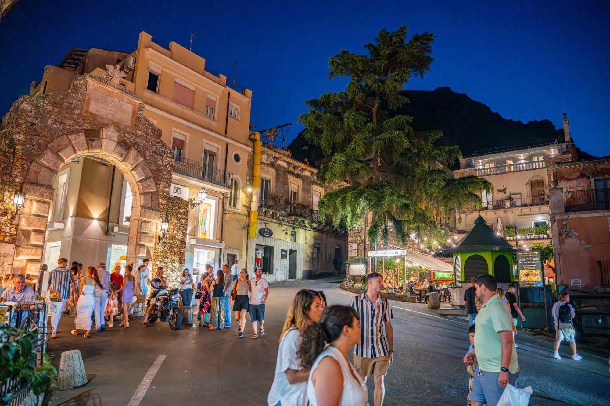 Отель La Terrazza Di Porta Messina Таормина Экстерьер фото