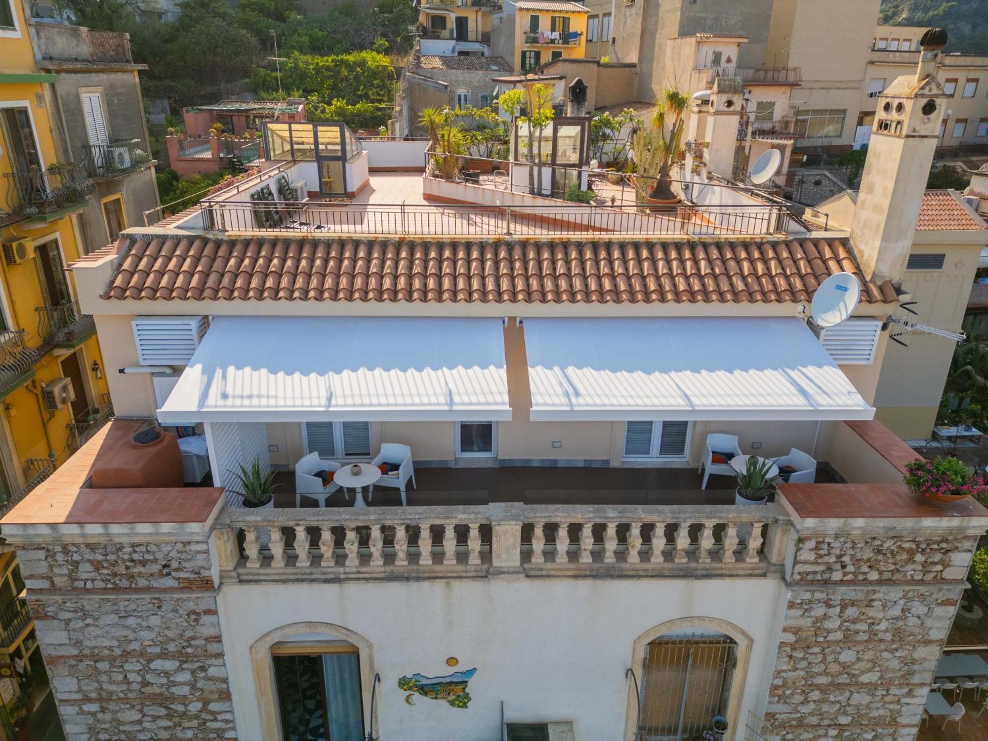 Отель La Terrazza Di Porta Messina Таормина Экстерьер фото