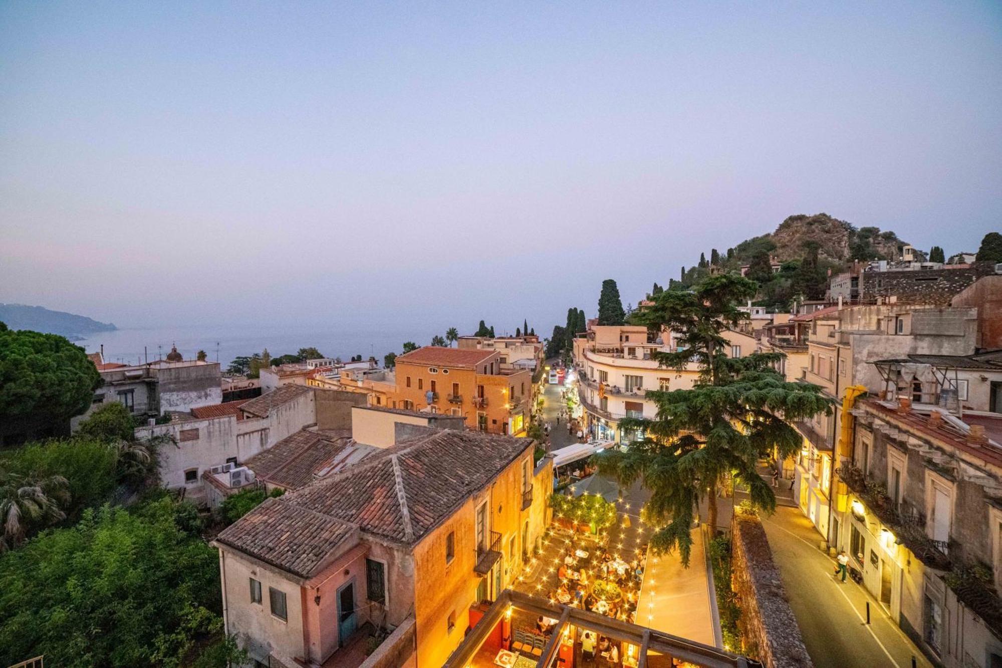 Отель La Terrazza Di Porta Messina Таормина Экстерьер фото